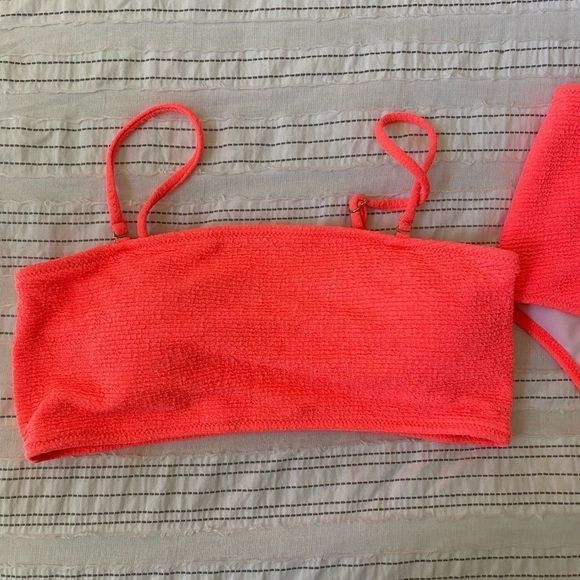 Bikini  - Picture 3 of 3